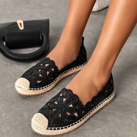 Floral Embroidery Fashion Espadrille Black Flats For Spring And Summer - Picture 1 of 4